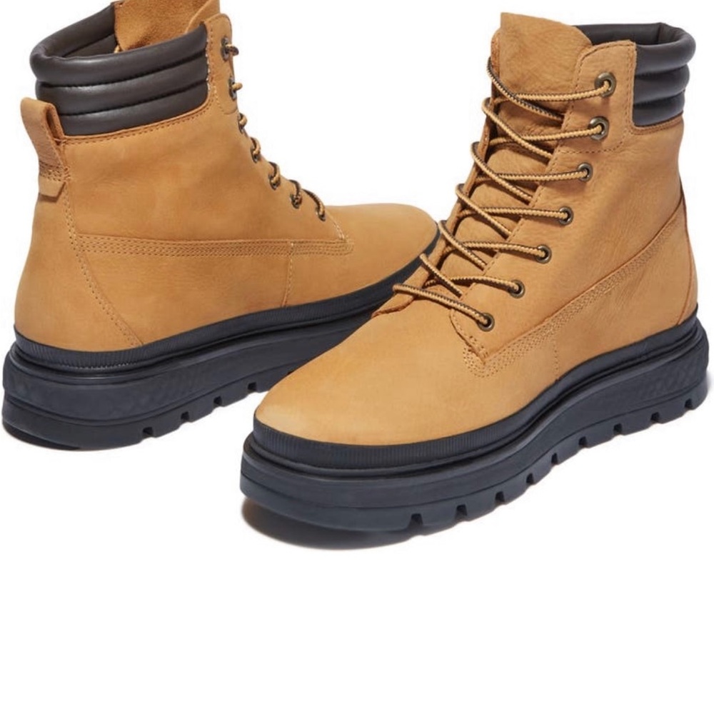 New Timberland boots. Size 6,5.